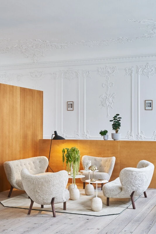 &Tradition Little Petra Lounge Chair And Pouf, Moonlight Sheepskin - Walnut - Image 9