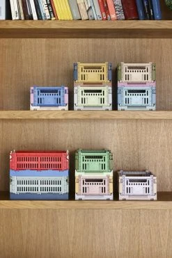 Hay Colour Crate Mix, S, Recycled Plastic, Olive - Powder 10 Hay Colour Crate Mix, S, Recycled Plastic, Olive - Powder -Vitra Shop HAY Colour Crate Mix family 02 13