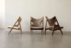 Menu Knitting Chair, Oak - Nature Sheepskin 18 Menu Knitting Chair, Oak - Nature Sheepskin -Vitra Shop KNITF5 TM
